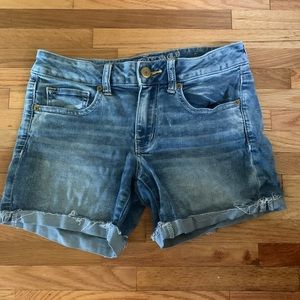 American Eagle size 6 midi shorts!